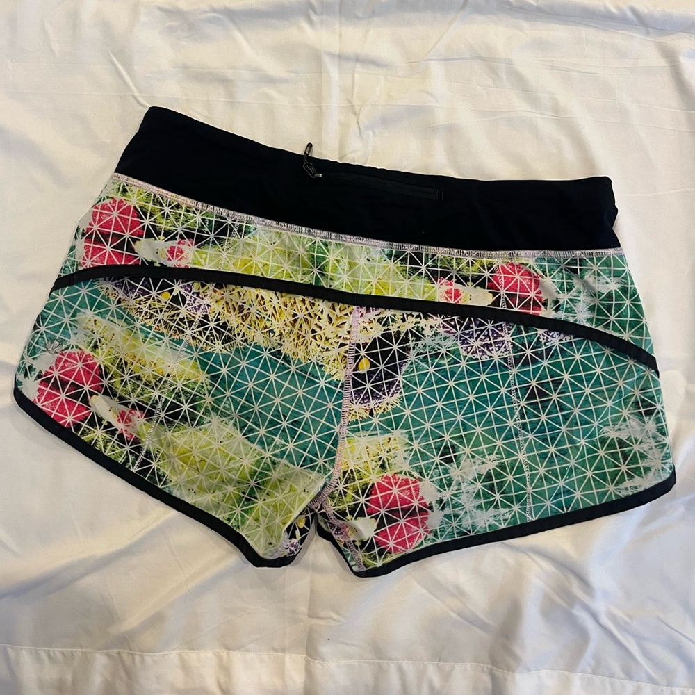 Lululemon Speed Up Low-Rise Shorts, Size 8